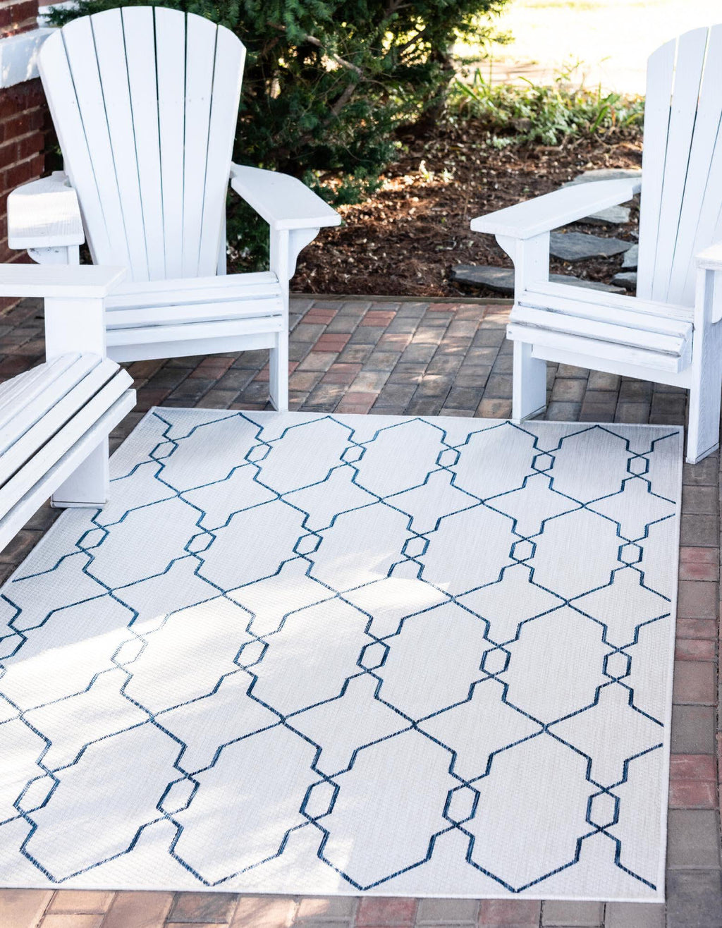 Unique Loom Outdoor Trellis T-KZOD14 Ivory Area Rug Rectangle Lifestyle Image Feature