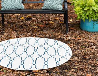 Unique Loom Outdoor Trellis T-KZOD14 Ivory Area Rug Round Lifestyle Image