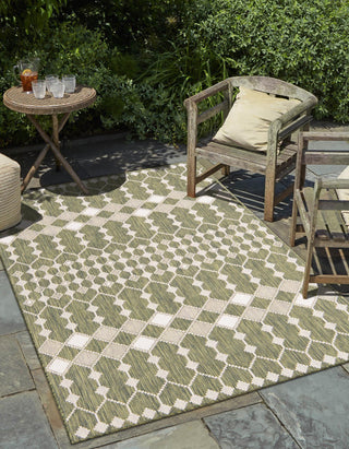 Unique Loom Outdoor Trellis T-KZOD22 Green Area Rug Rectangle Lifestyle Image Feature