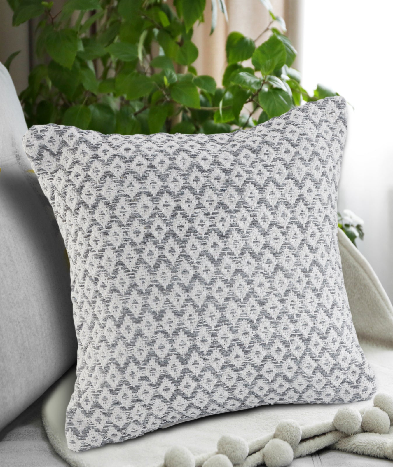 LR Resources Pillows 07405 IVORY BLEACHED / GRAY main image