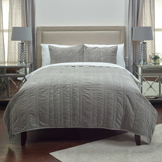 Rizzy BQ4172 Mr Grey Taupe Bedding Lifestyle Image