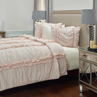 Rizzy BQ4174 Clementine Pink Bedding Lifestyle Image