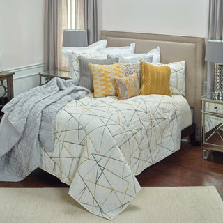 Rizzy BQ4189 Julian Ivory Bedding Lifestyle Image