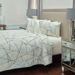 Rizzy BQ4189 Julian Ivory Bedding Lifestyle Image