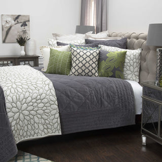 Rizzy BQ4192 Collin Gray Bedding Lifestyle Image