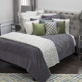 Rizzy BQ4192 Collin Gray Bedding Lifestyle Image