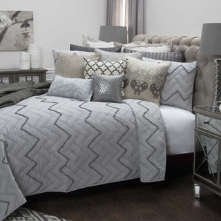 Rizzy BQ4207 Warren Gray Bedding Lifestyle Image