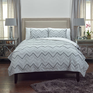 Rizzy BQ4207 Warren Gray Bedding Lifestyle Image