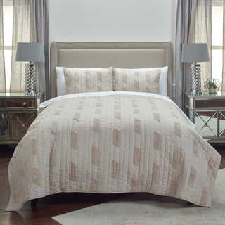 Rizzy BQ4234 Alice Light Brown Bedding Lifestyle Image