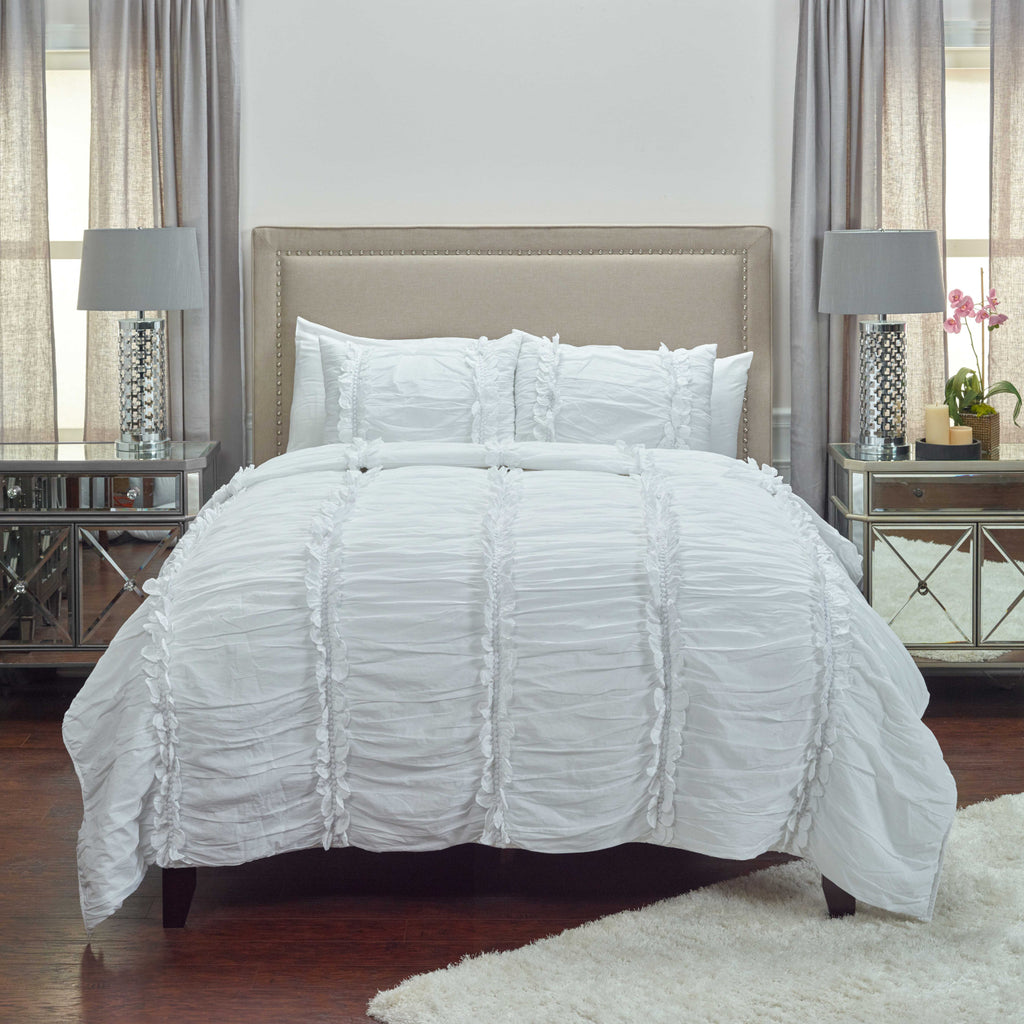 Rizzy BQ4250 Clementine White Bedding main image