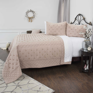 Rizzy BQ4340 Vivian Rae Taupe Bedding Lifestyle Image