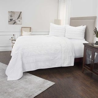 Rizzy BQ4438 Hattie Ivory Bedding Lifestyle Image