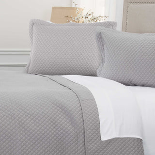 Rizzy BQ4518 Lydia Grey Gray Bedding Lifestyle Image