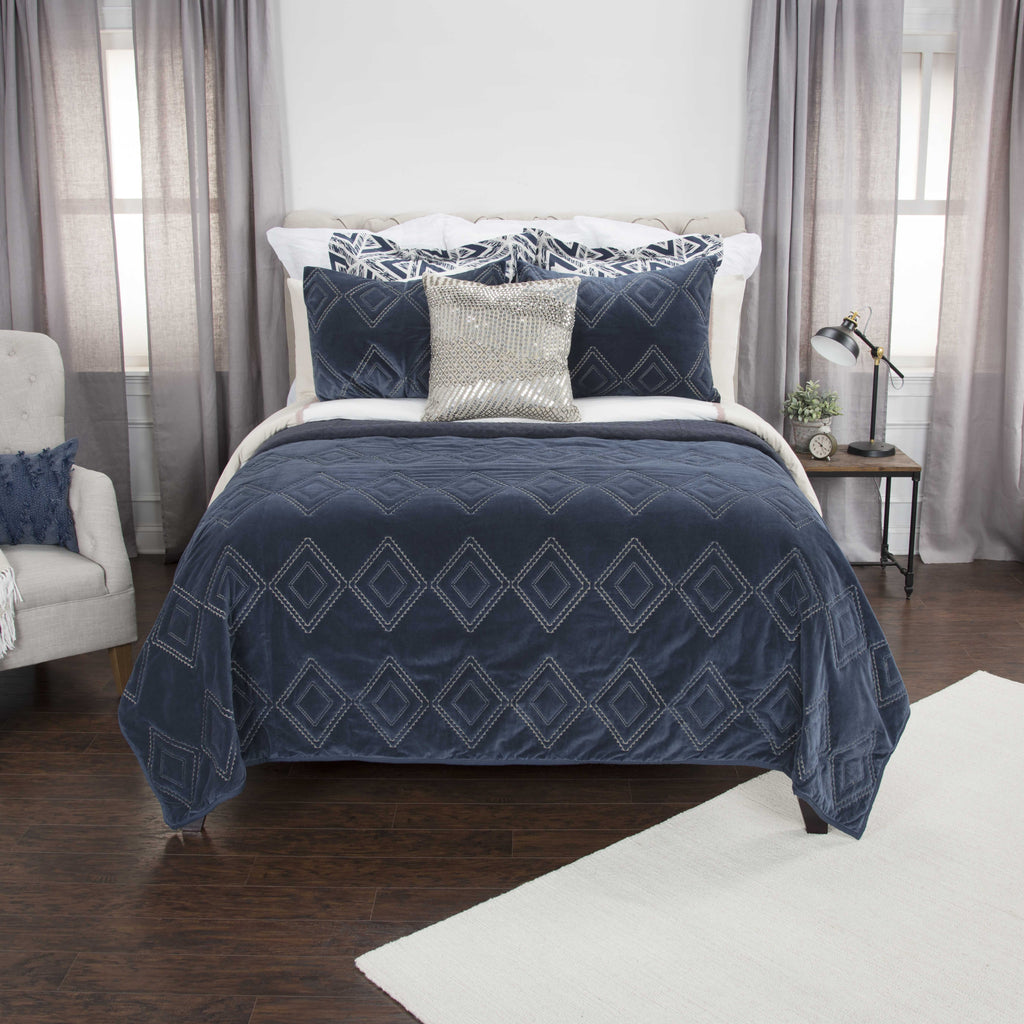 Rizzy BQ4530 Auden Indigo Bedding main image