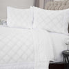 Rizzy BQ4542 Rappaport White Bedding Lifestyle Image