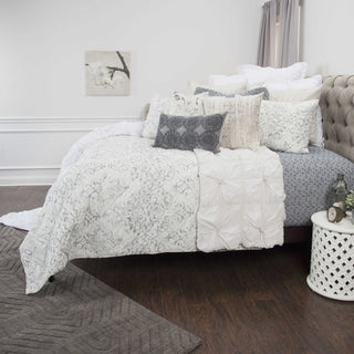 Rizzy BQ4571 Astrid White Bedding Lifestyle Image