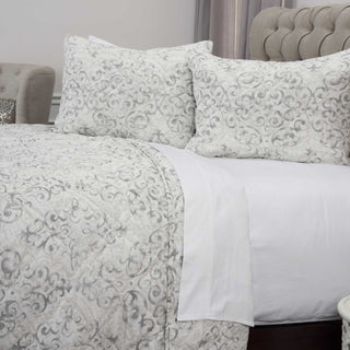 Rizzy BQ4571 Astrid White Bedding Lifestyle Image