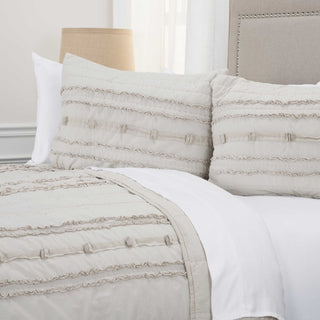 Rizzy BQ4581 Hattie Natural Bedding Lifestyle Image