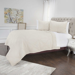 Rizzy BQ4835 Simpson Natural Bedding Lifestyle Image