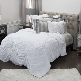 Rizzy BT1058 Hush White Bedding Lifestyle Image