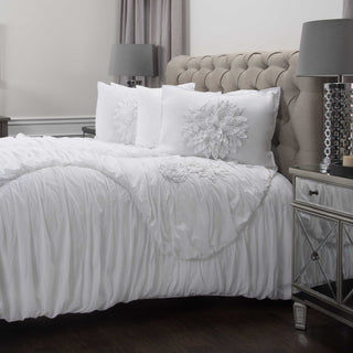 Rizzy BT1058 Hush White Bedding Lifestyle Image