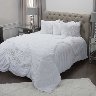 Rizzy BT1058 Hush White Bedding Lifestyle Image