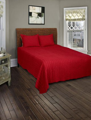 Rizzy BT1410 Gracie Red Bedding Lifestyle Image