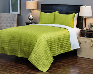 Rizzy BT1676 Satinology Apple Green Bedding main image