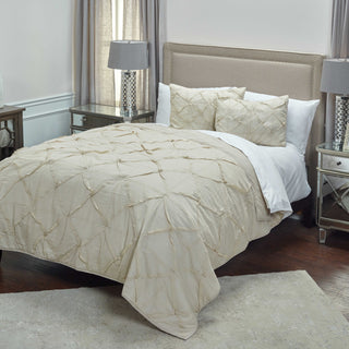 Rizzy BT1711 Carrington Stone Natural Bedding Lifestyle Image