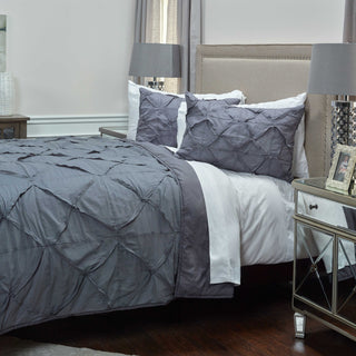 Rizzy BT1713 Carrington Charcoal Gray Bedding Lifestyle Image