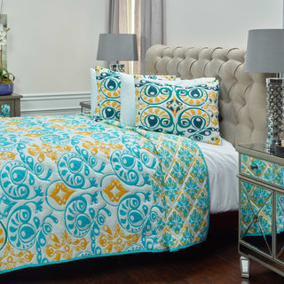 Rizzy BT1797 Merriweather Aqua Bedding Lifestyle Image