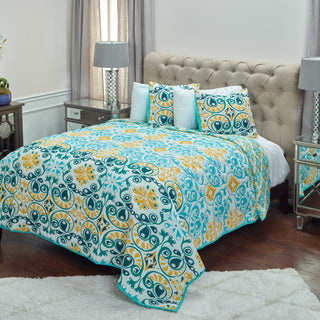 Rizzy BT1797 Merriweather Aqua Bedding Lifestyle Image