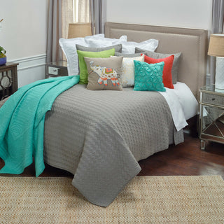 Rizzy BT1801 Urban Mesh Charcoal Gray Bedding Lifestyle Image Feature