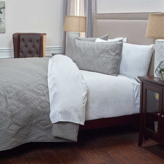 Rizzy BT1813 Tapper Grey Gray Bedding Lifestyle Image