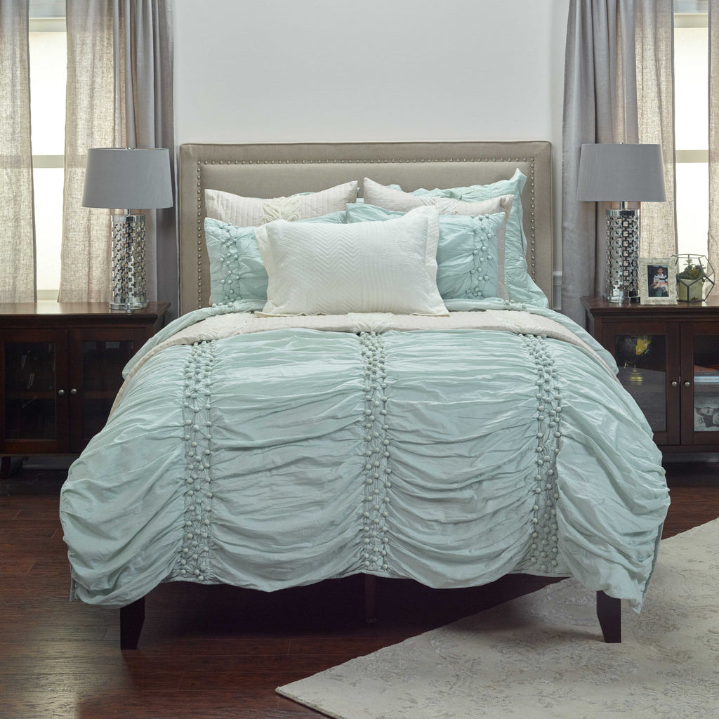 Rizzy BT3000 Chelsea Cane Blue Bedding Main Image Feature