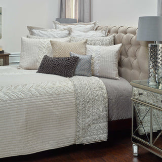 Rizzy BT3020 Adela Blush Ivory Bedding Lifestyle Image