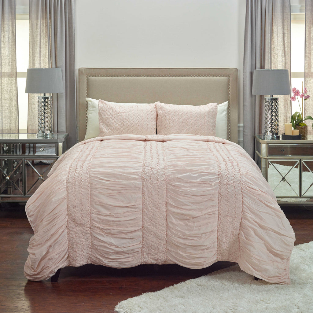 Rizzy BT3141 Carly Pink Bedding Main Image Feature