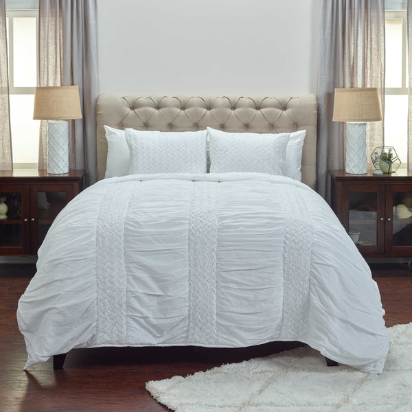Rizzy BT4056 Carly White Bedding – Incredible Rugs and Decor