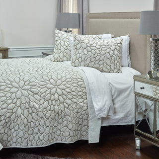 Rizzy BT4058 Petal Ivory Bedding Lifestyle Image