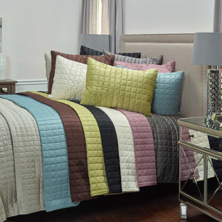 Rizzy BTQ830 Satinology Grey Gray Bedding Lifestyle Image