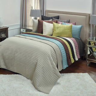 Rizzy BTQ830 Satinology Grey Gray Bedding Lifestyle Image