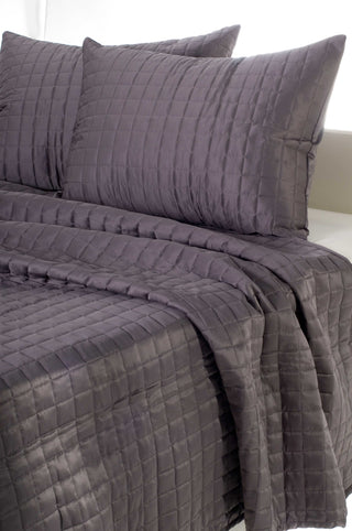 Rizzy BTQ830 Satinology Grey Gray Bedding main image