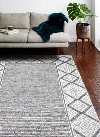 Bashian Venezia R120-CL155 Area Rug Lifestyle Image Feature