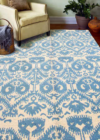 Bashian Rajapur R121-CAL901 Ivory/Blue Area Rug Room Scene Feature