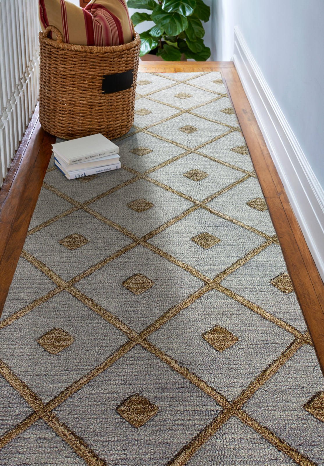 Bashian Verona R130-LC137 Slate Area Rug – Incredible Rugs and Decor
