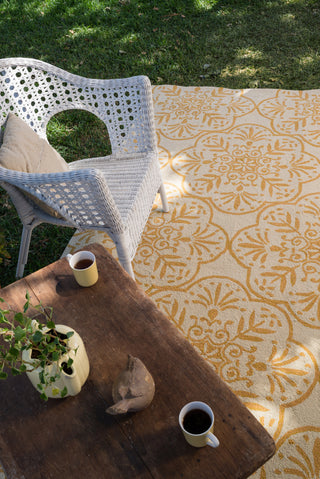 Loloi Venice Beach VB-06 Ivory / Buttercup Area Rug Roomscene Feature