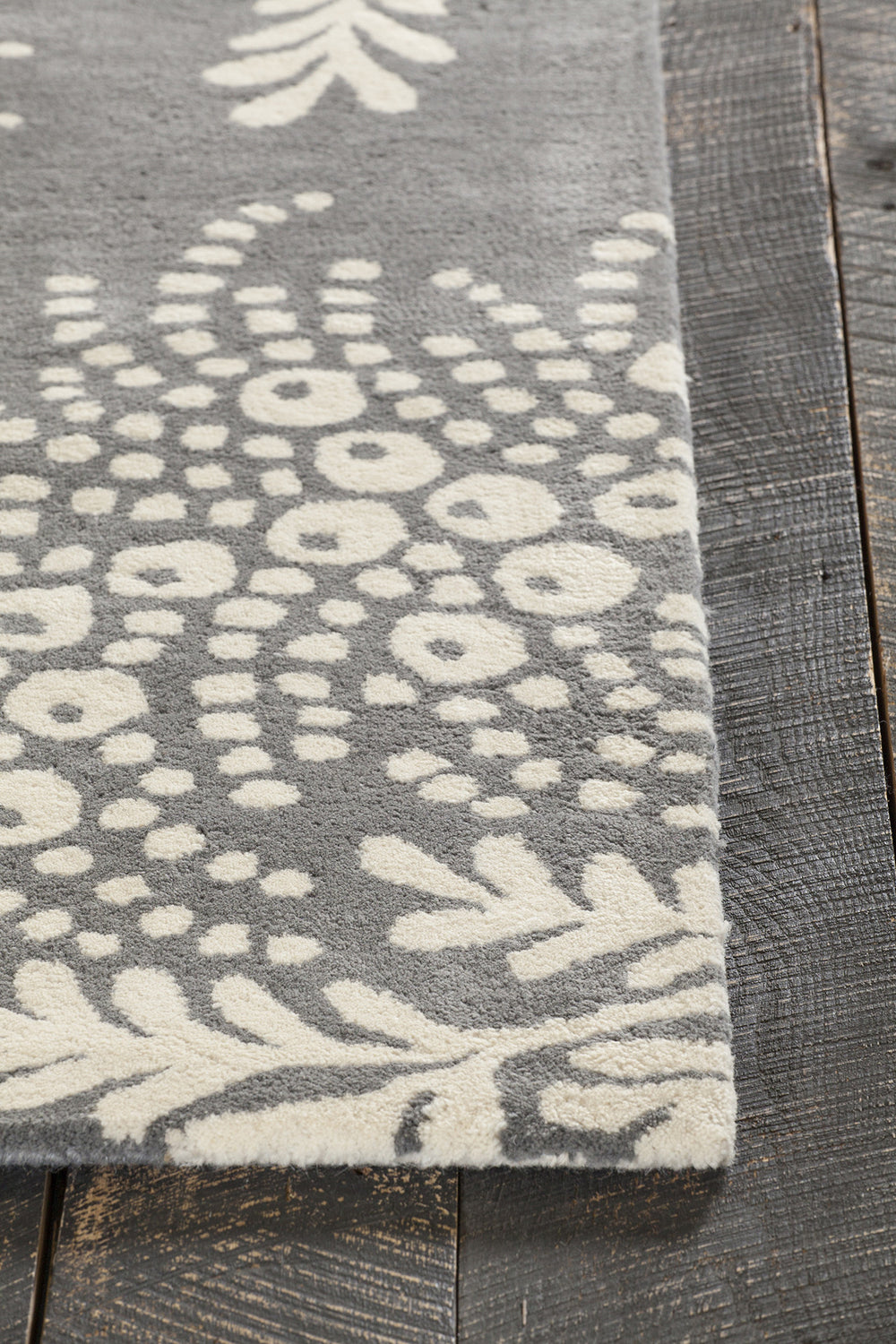 Chandra Rowe ROW-11107 Area Rug Corner Shot Feature