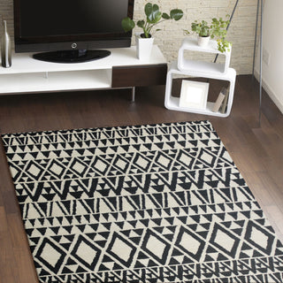 Bashian Chelsea S185-ST247 Ivory/Black Area Rug Room Scene Feature