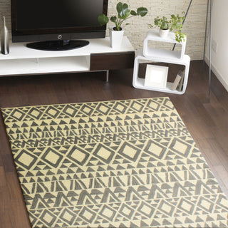 Bashian Chelsea S185-ST247 Ivory/Grey Area Rug Room Scene Feature