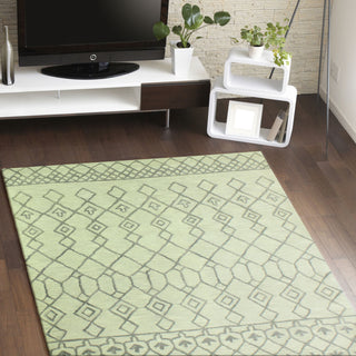 Bashian Chelsea S185-ST258 Silver Area Rug Room Scene Feature